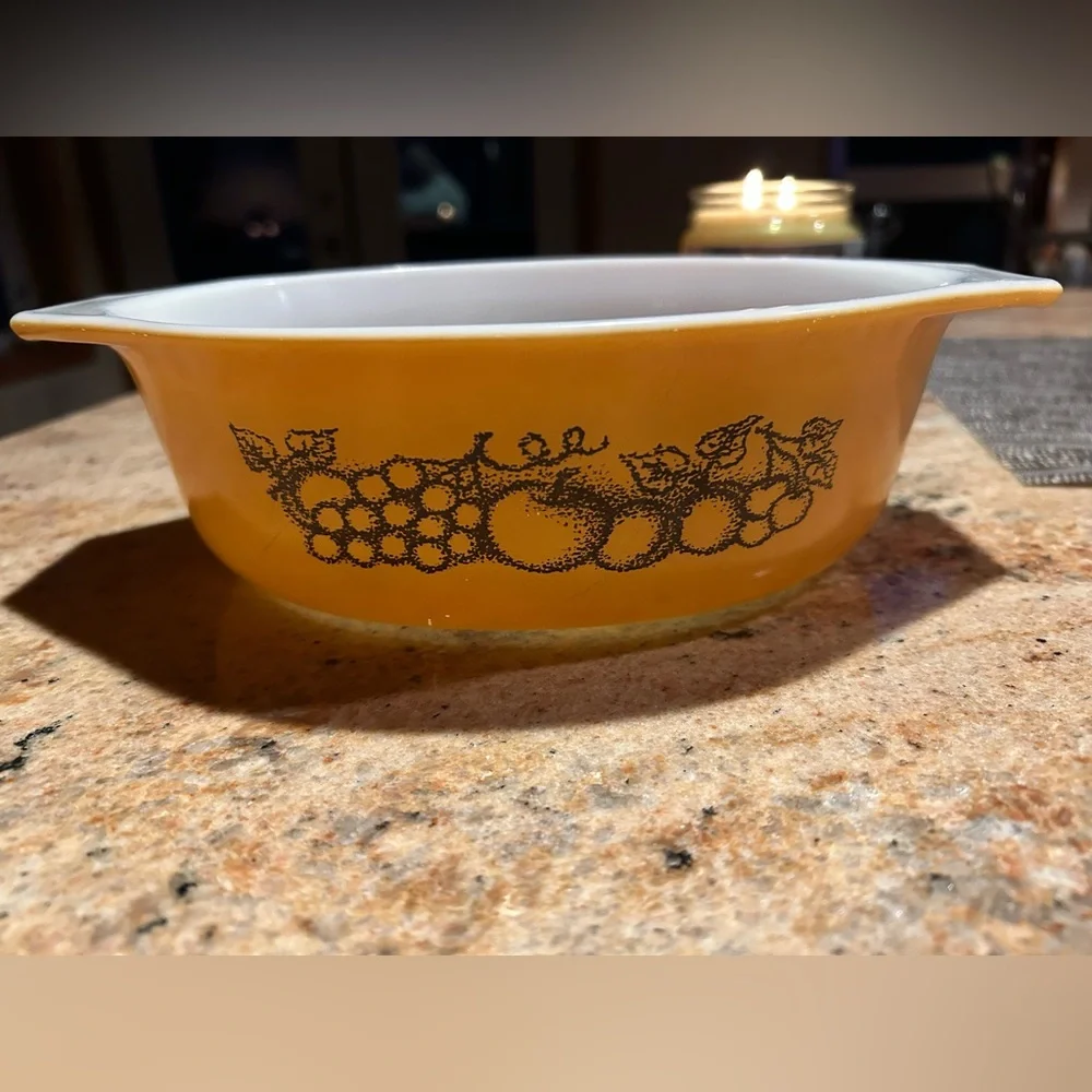 Pyrex #043 Vintage “Old Orchard” (Corning Glass Works) Oval Casserole 1 1/2 Qt.